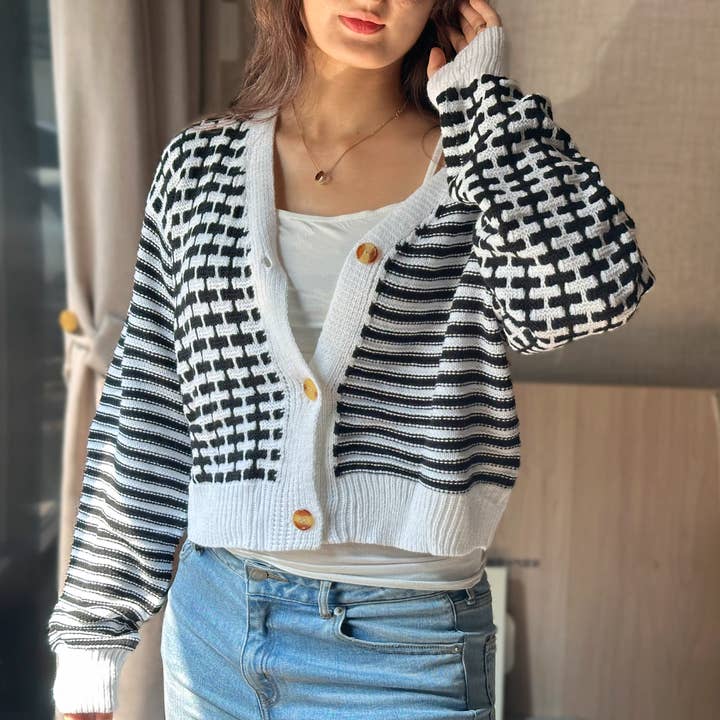 Asymmetrical Pattern Knit Cardigan Sweater for wholesale by GEXWORLDWIDE