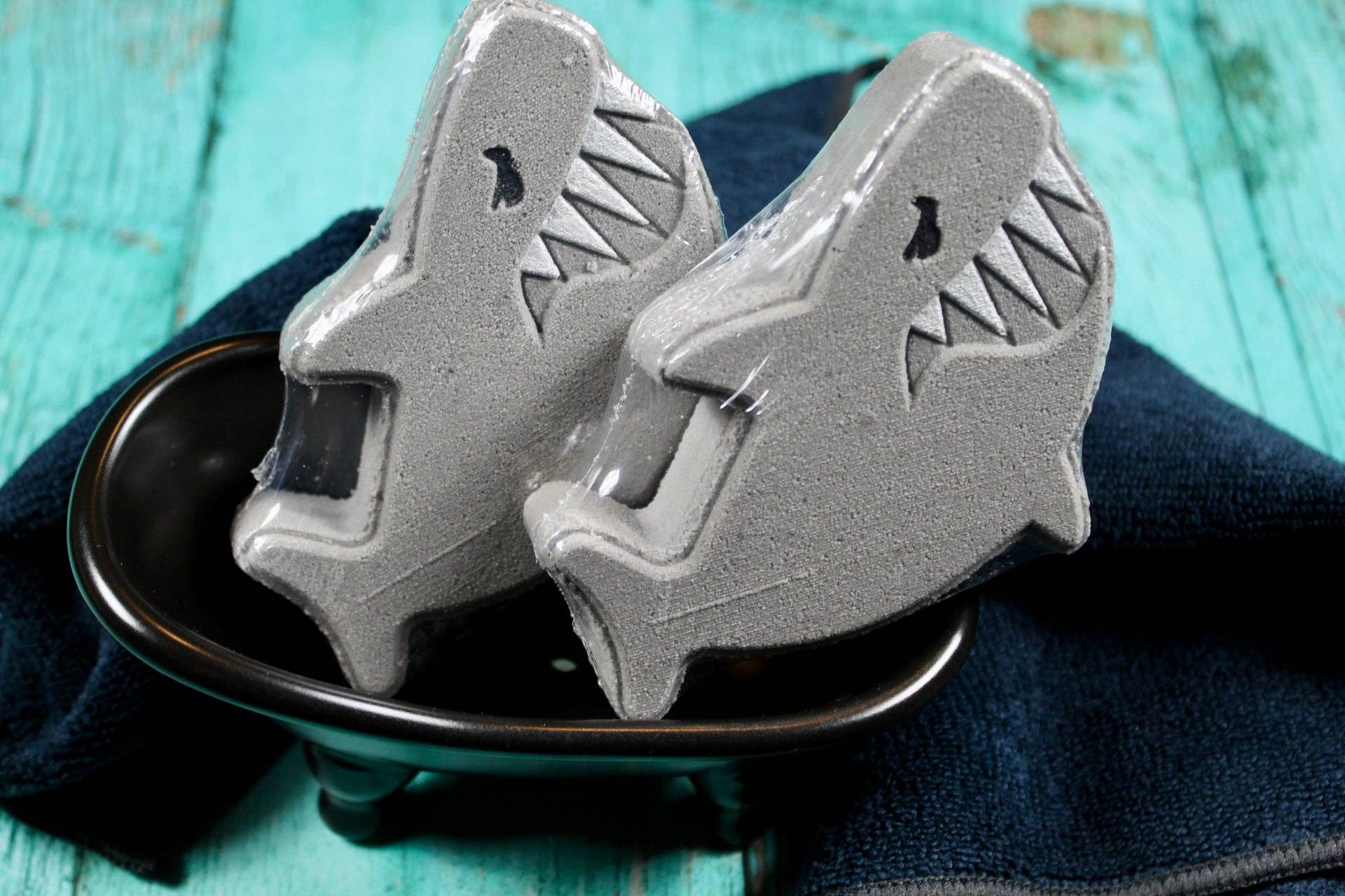 Wicked Bubbles LLC - Wholesale Bath Bomb/Fizz - Shark Bath bomb - 4.5 oz - Bite me! Scent1