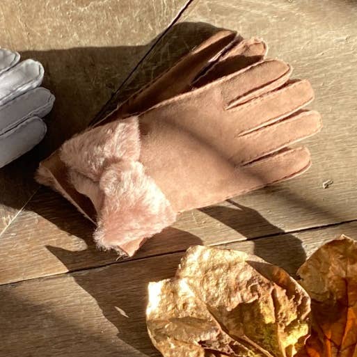 Owen Barry Ltd – Großhandel Handschuhe – Damen – Damenhandschuhe aus Lammfell | Handgenähte Handschuhe | Bogenhandschuhe
