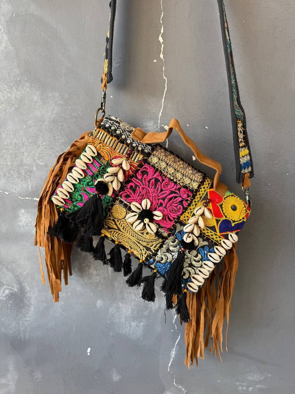 GYPSY STUDIO - Wholesale Shoulder Bag - Women's - Ethnic Banjara Shoulder Handcrafted Bag Woman's Banjara Bag5