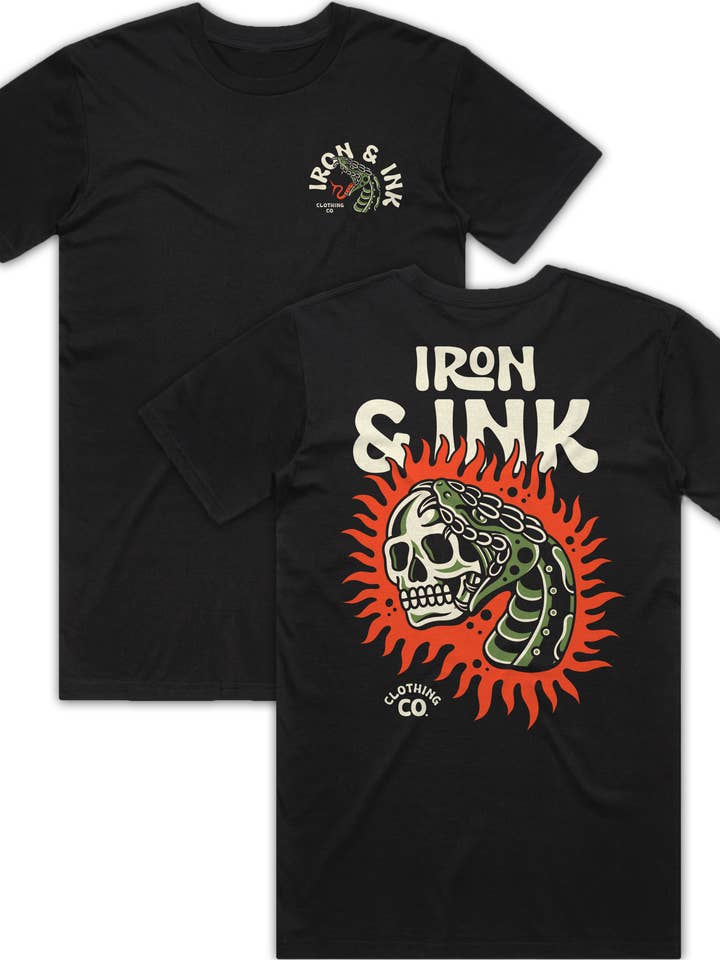 Nuova camicia tinta in capo «Snake Bite», nera per la vendita all'ingrosso da parte di Iron And Ink Clothing Co