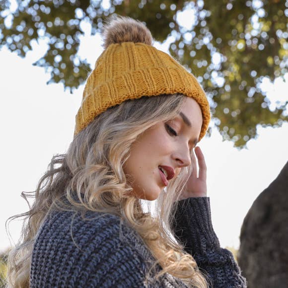Leto Accessories - Wholesale Beanie - Women's - Winter-Ready Ribbed Faux Fur Beanie 🧶 – Wholesale Supplier11