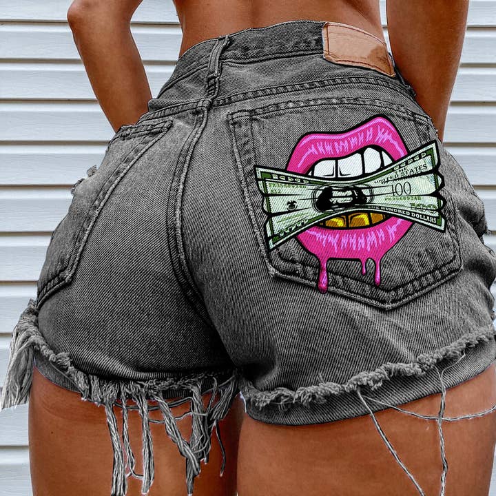 Tourtiwi - Vendita all'ingrosso Pantaloncini - Donna - Shorts di jeans strappati con stampa "Cash in the Mouth"