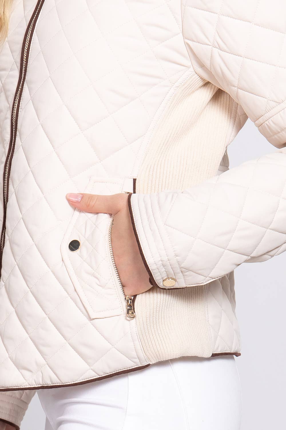 Active Basic | Active USA - Wholesale Pufferjack - Dames - Ribgewatteerde gewatteerde jas van suède met paspeldetails 34