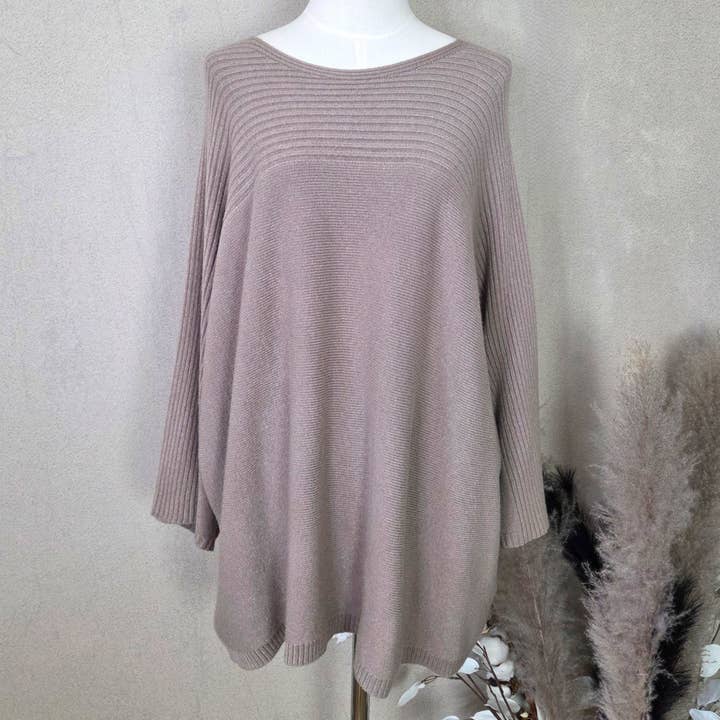 Pull à manches 3/4 en mélange de viscose avec section supérieure côtelée (M-L) pour la vente par Tempest Designs
