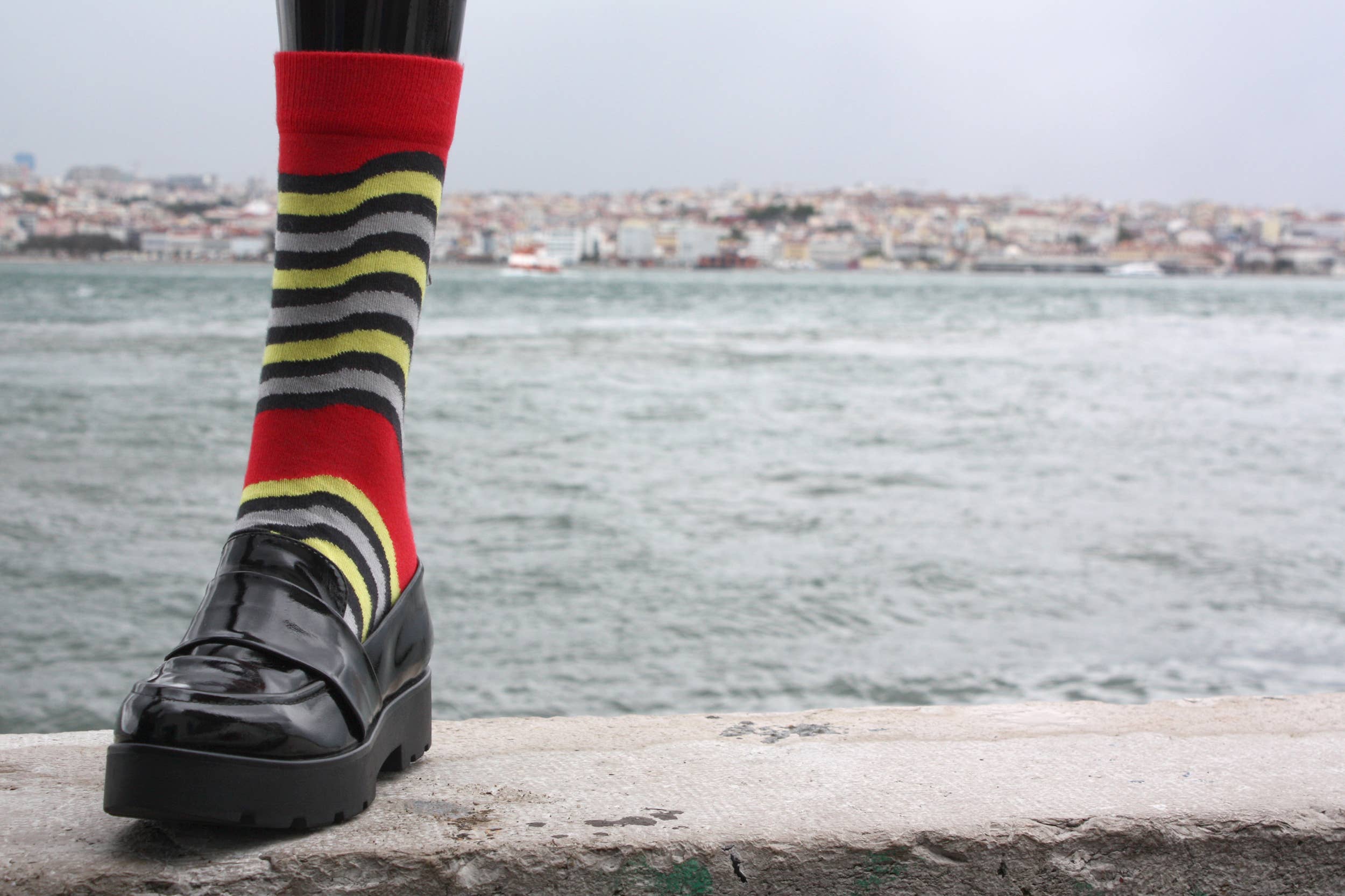 Souvenirs That Don't Suck - Wholesale Socks - Unisex - Portuguese Sidewalk Socks (Meias - Calçada Portuguesa)3