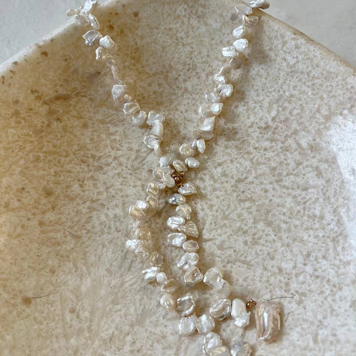 Collana Danza Pearl Lariat per la vendita all'ingrosso da parte di House of Olia