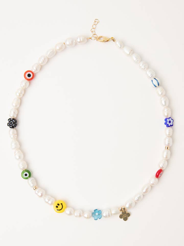 Trendy parelketting met grote smiley voor wholesale door MARATUSSO