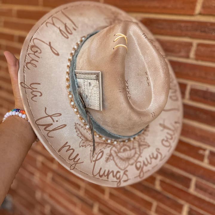 River Valley Co. – Fedora - Mulher por atacado – Tyler Childers Chapéu fedora de aba larga em marfim e flores