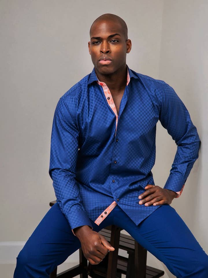 Chemise en coton texturé bleu pour la vente par KoshieO