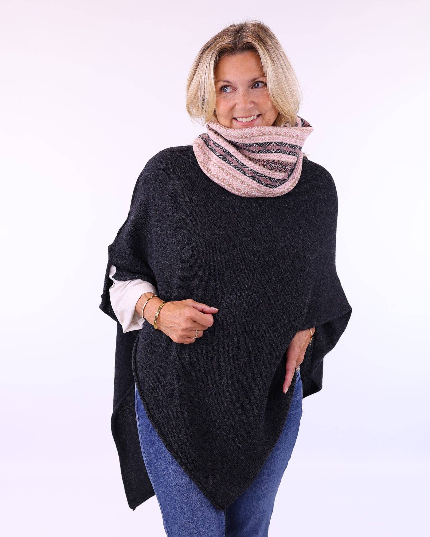 Cadenza Italy Ltd - Wholesale Poncho - Women's - Cashmere Blend Poncho8