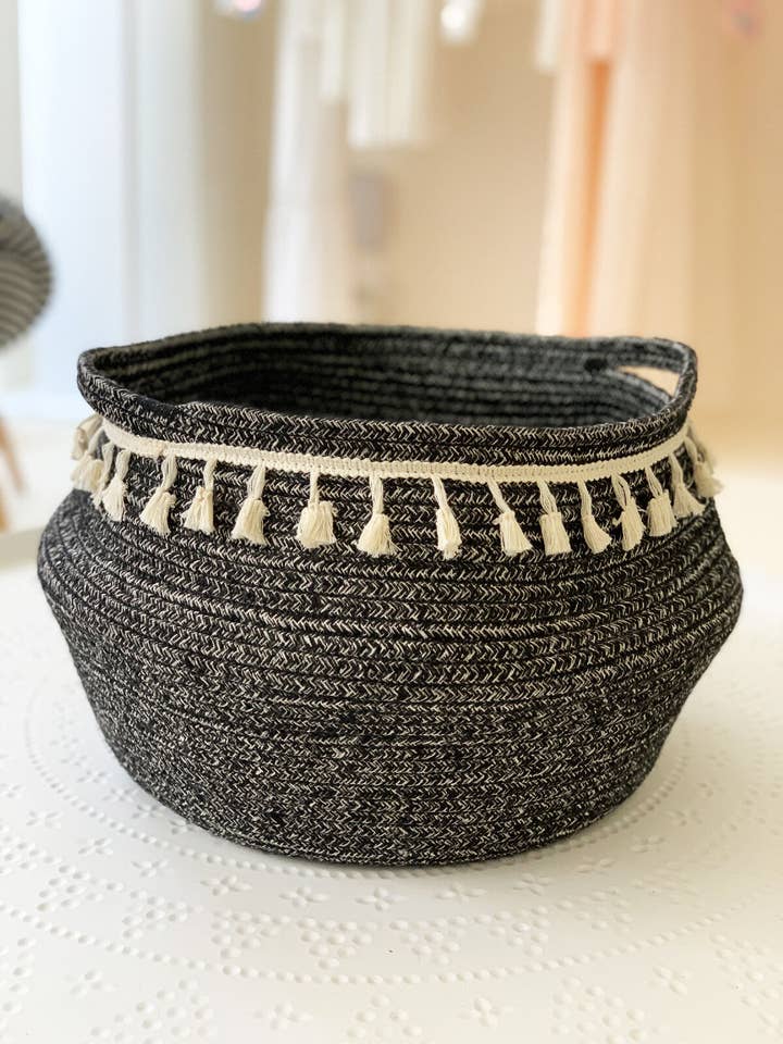 Cesto redondo de juta preta com franjas por atacado de RACHA