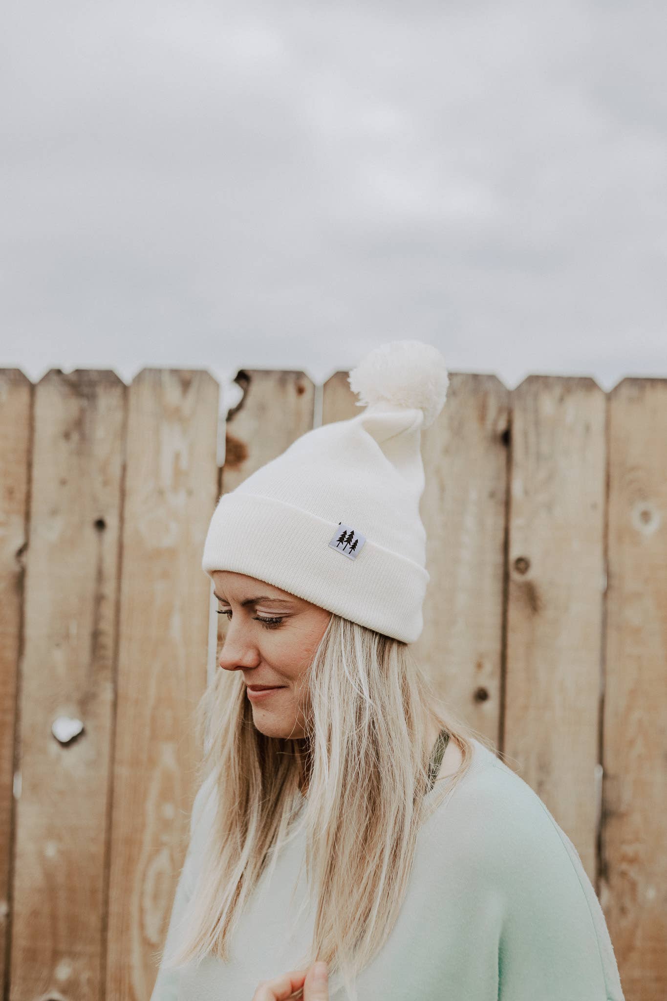 The Montana Scene – Engroshandel Beanie - Dame – Three Tree Foldover Pom Beanie6