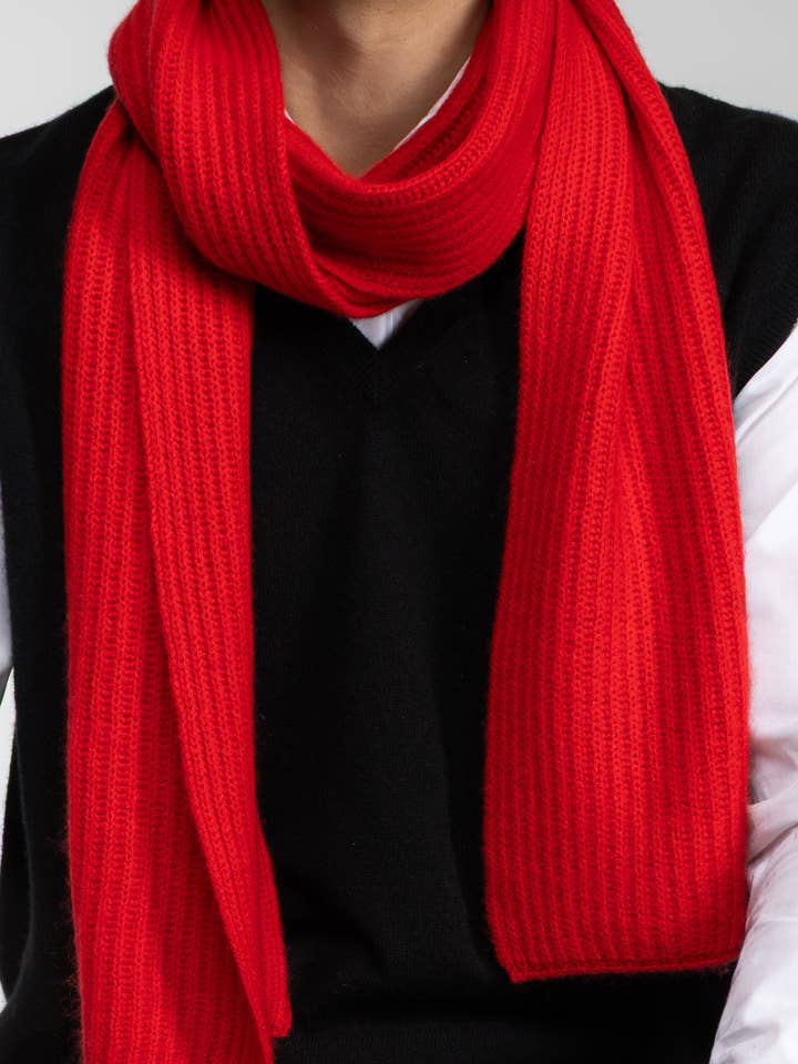 Écharpe Ox Haven rouge unisexe pour la vente par Oxford Meadow Cashmere