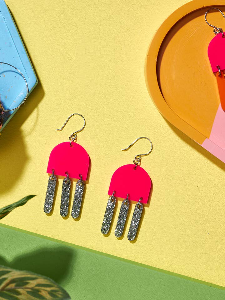 Brincos Hillside “Rosa/Laranja” por atacado de The Lost & Found