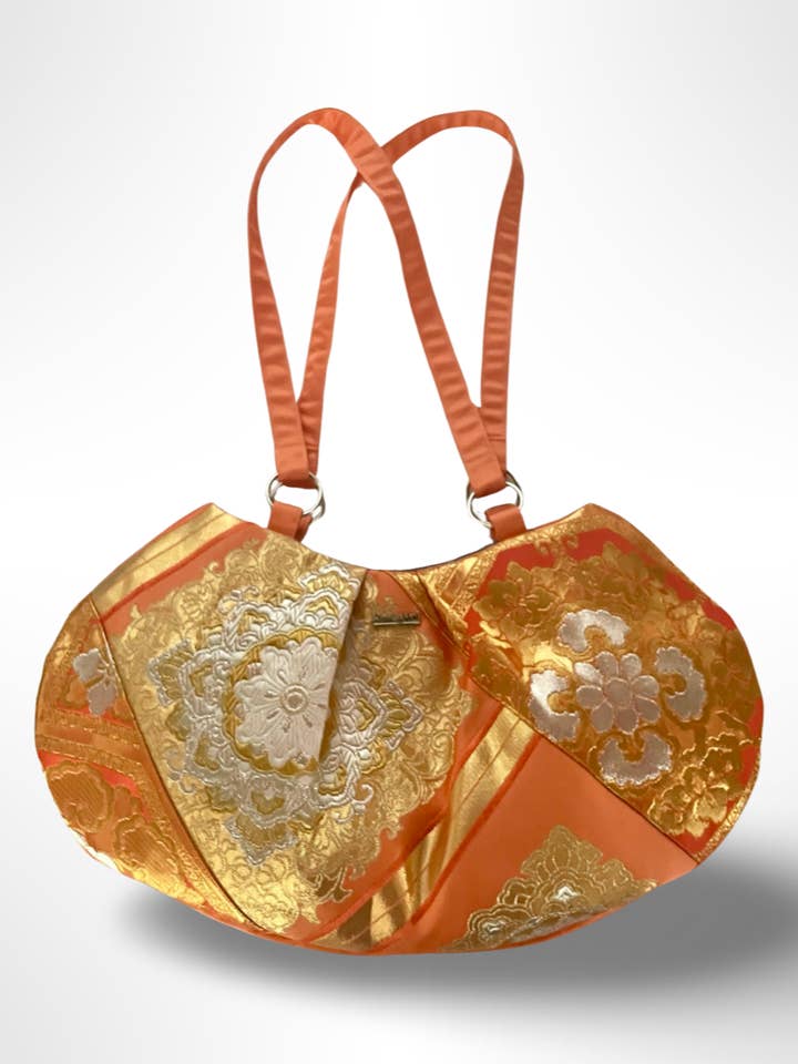 Tragetasche mit Blumen in Lachsrosa und Gold für den Großhandel von Koi Girl