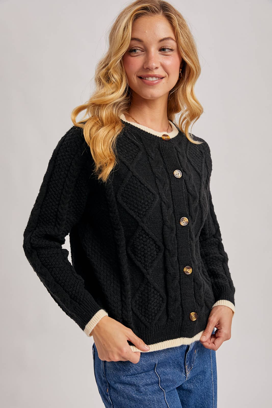 Bluivy - Vendita all'ingrosso Cardigan - Donna - CARDIGAN IN MAGLIA A TRECCE BUTTON DOWN14