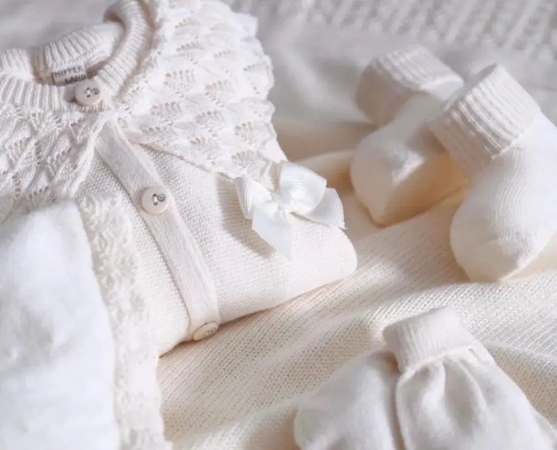 Nipperland – wholesale Clothing set – Baby – Knit Newborn Girl Coming Home Outfit: Organic Cotton Layette4
