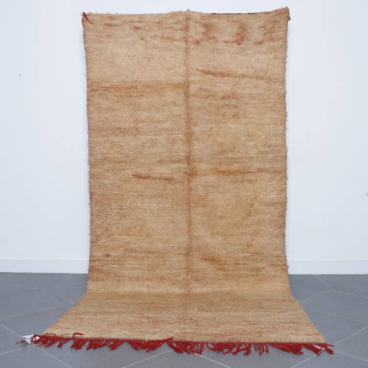Handmade Wool Rug – Minimalist Beige with Red Fringe for wholesale by MUSMUSRUGS