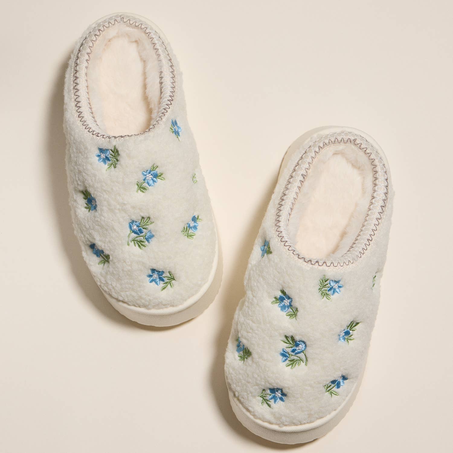 Frem - Wholesale Slippers - Women's - Embroidered Floral Indoor Slippers with Soft Fleece Lining for Christmas Gift3