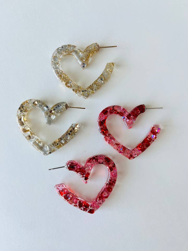 Glitter Heart Hoops | Hjärtörhängen | Harts för wholesale av Wyeth Jane