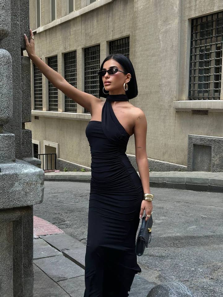 Standpoint Top - Wholesale Dress - Women's - The Eternal Muse One-Shoulder Maxi Dress – 12451