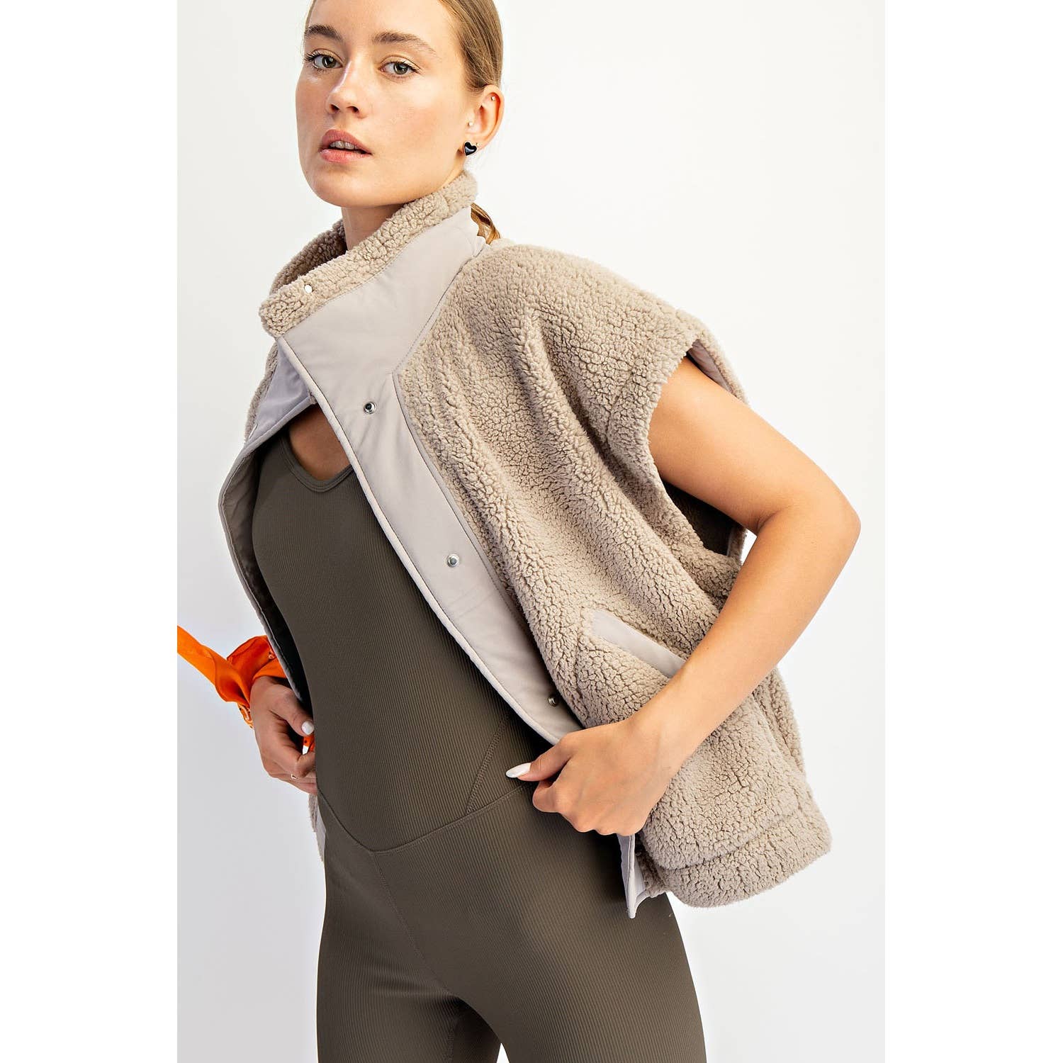 Rae Mode - Wholesale Athletic Jacket - Women's - OVERSIZED MICRO SHERPA VEST19