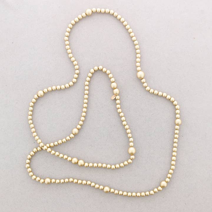 Collana lunga con nodi a sfera in acrilico da 1,5 m per la vendita all'ingrosso da parte di Sonata