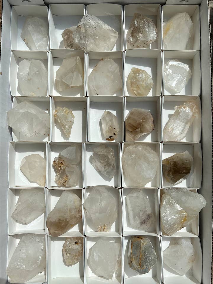 ”Rhombus Pocket” Quartz Crystal Flat A för wholesale av Vugg life