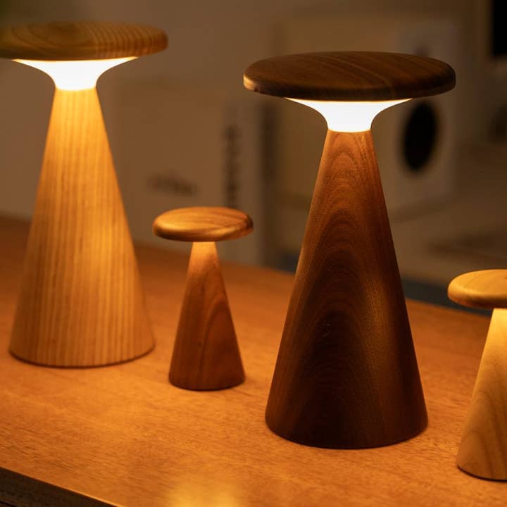Gingko Design - Wholesale Accent/Desk Lamp - Sylva Table Lamp