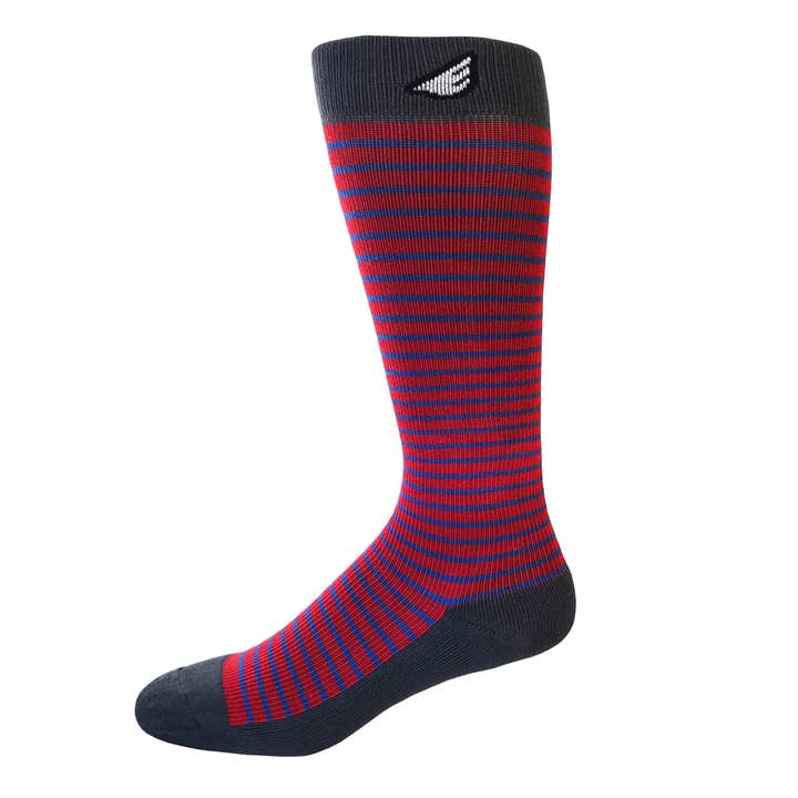 Underdog - Rouge, bleu et gris foncé. Chaussettes de compression OTC à rayures 15-20mmHg de fabrication américaine pour la vente par Boldfoot Socks
