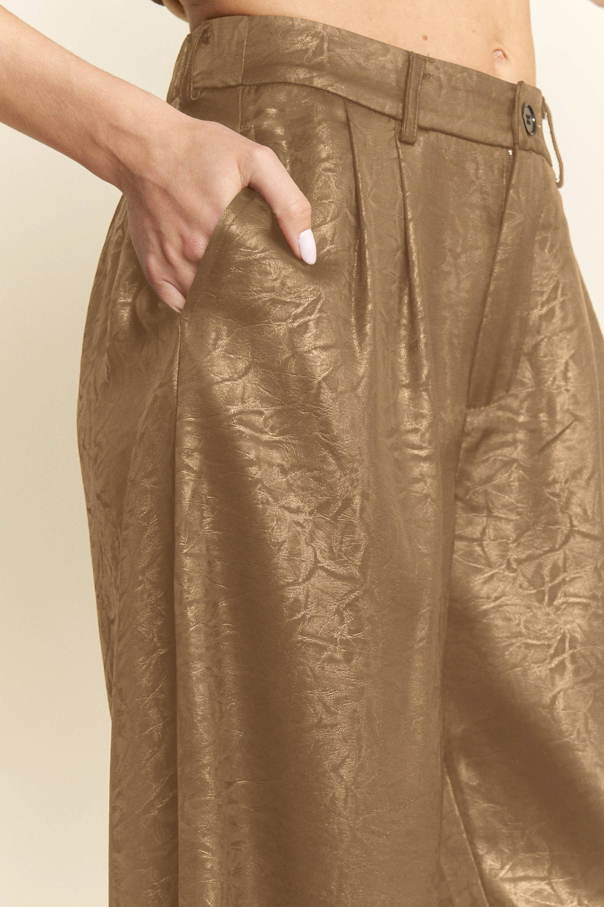 Davi & Dani – wholesale Pants – Women's – PLUS WIDE LEG TROUSERS CRINKLED TEXTURED PANTS5