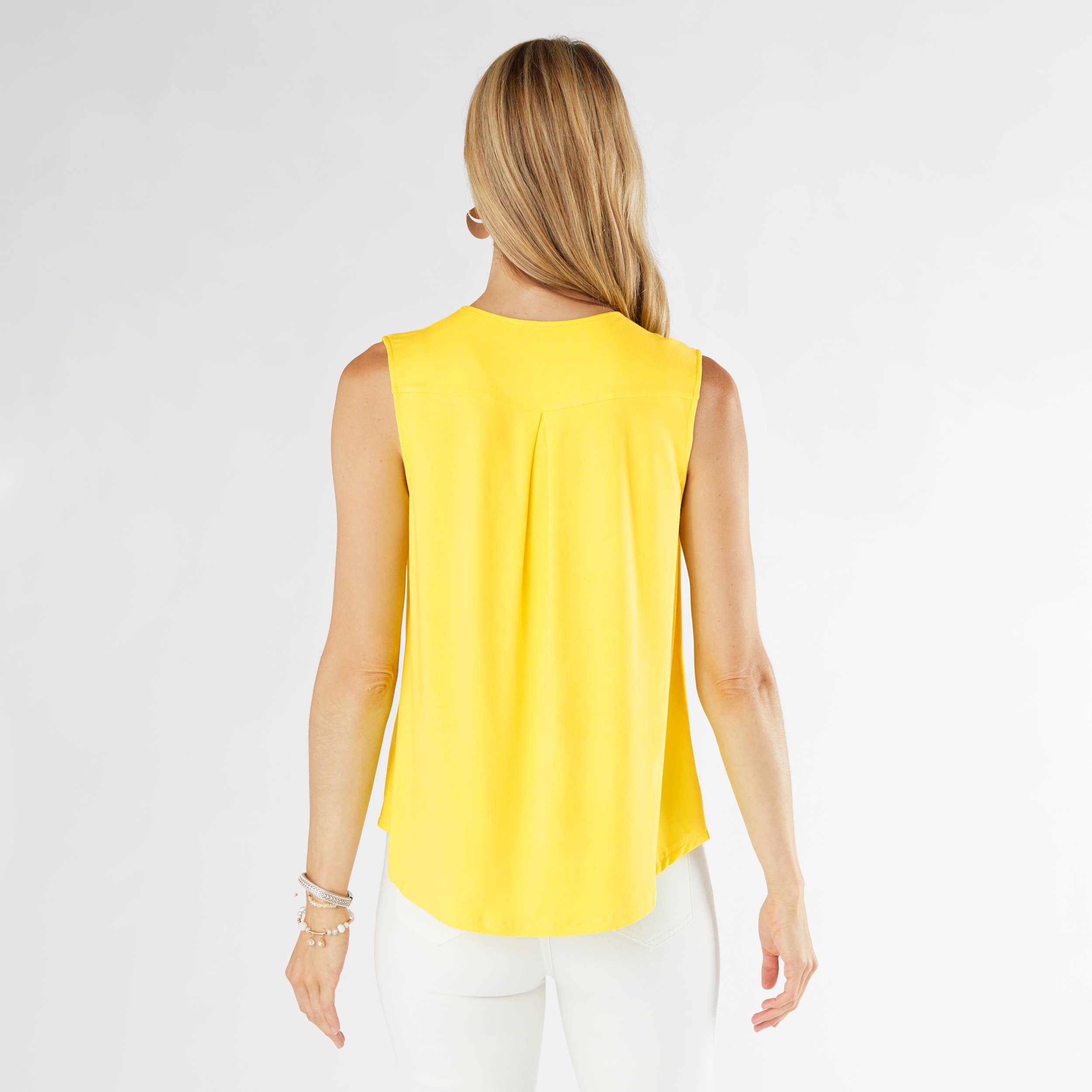 COCO + CARMEN - Wholesale Tank Top - Women's - Erin Pleat Back V-Neck Tank7
