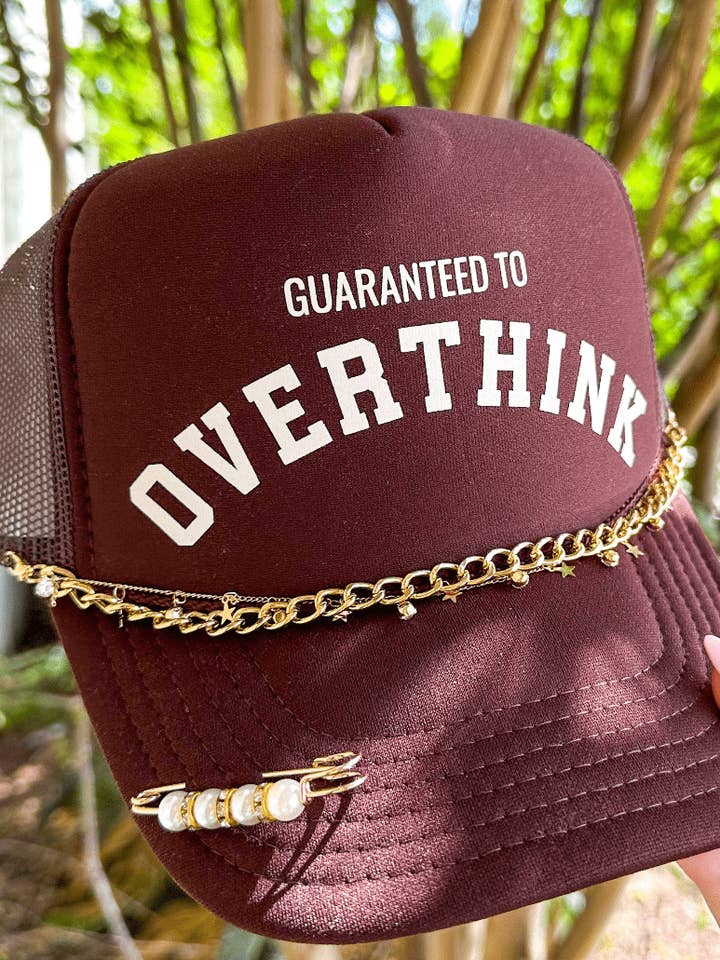 Garanti de trop réfléchir Trucker marron foncé pour la vente par Southern Bliss Co.