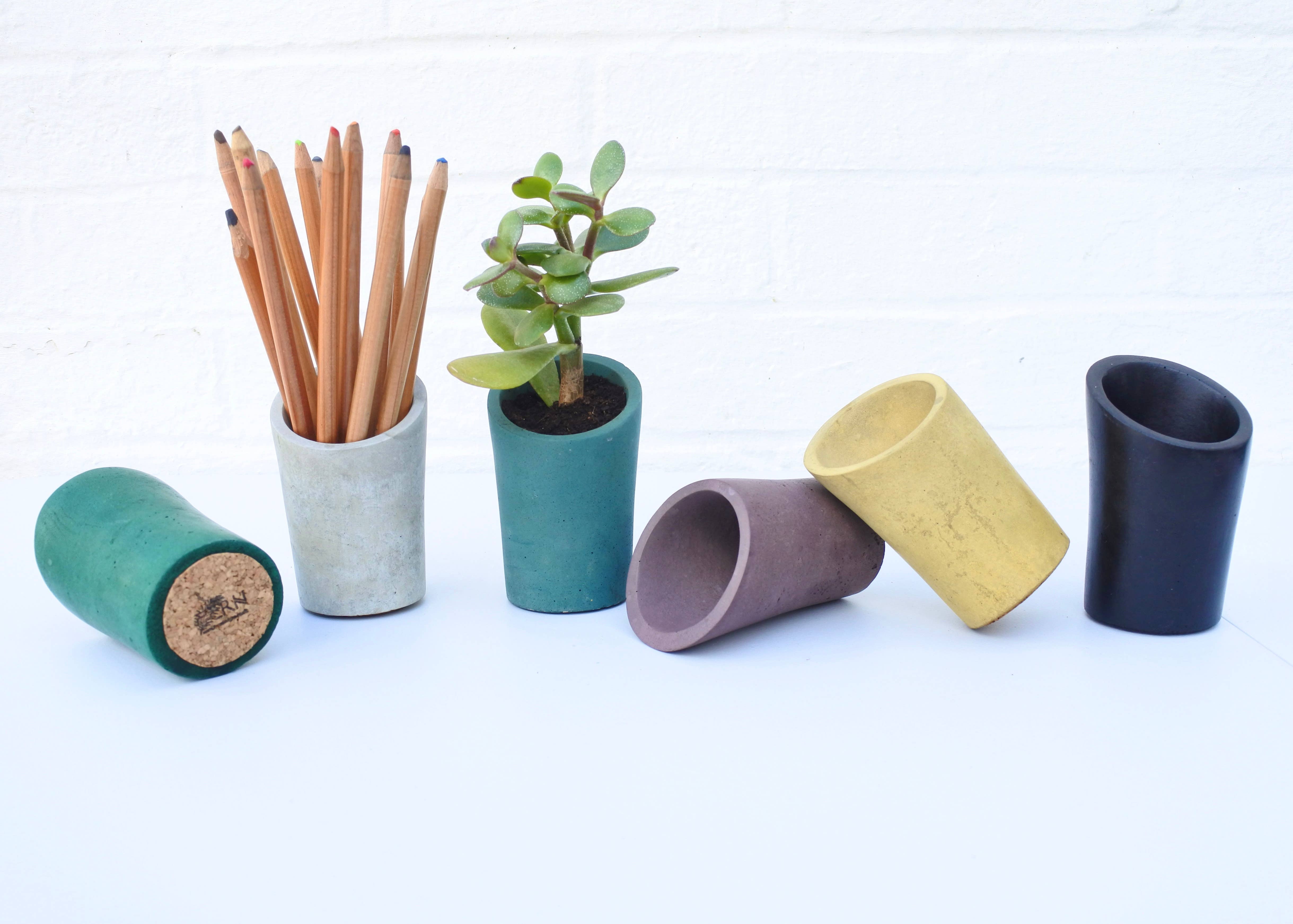 FERN Studio - Wholesale Plantenpot - Duurzaam Concrete Mini Vessel 1 - cilinder. Handgemaakt10