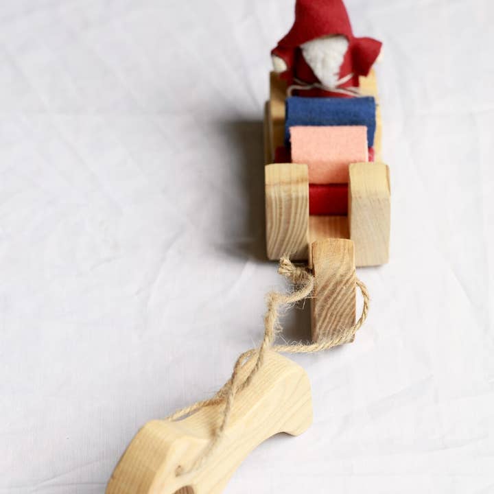 Wooden Santa Sleigh Wood Toy for Kids for wholesale by Q Toys
