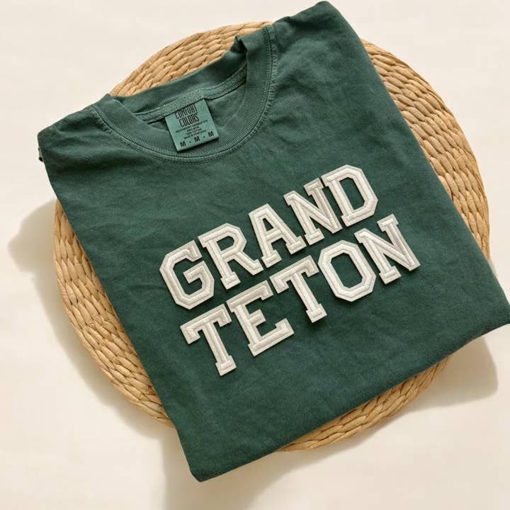 Threads And Needles, INC. - Wholesale Screen Printed T-Shirt - Unisex - GRAND CANYON National Park Comfort Colors Shirt, Hiking Shir1