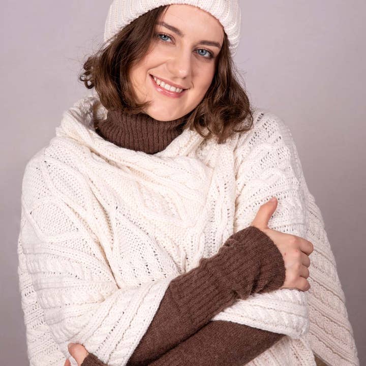 Aran Traditions - Wholesale Beanie - Women's - Aran Cable Knit Beanie Hat1