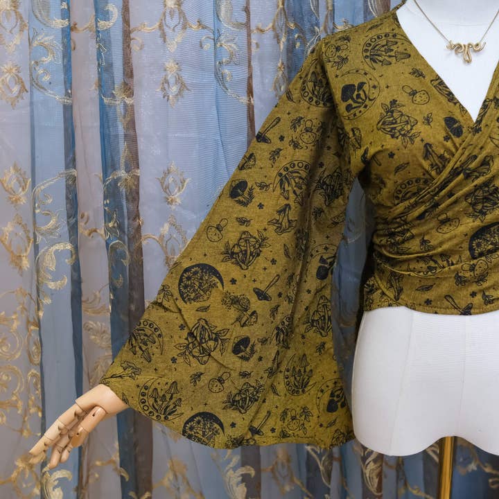 Karma Nepal Crafts - Wholesale Blouse - Women's - 3 Way Cotton Wrap Top with Mushroom Print19