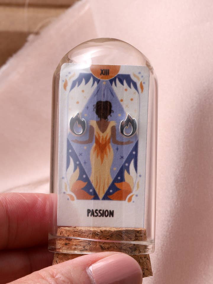 TT71014 PASSION Cutout flame earrings for wholesale by Attic creations