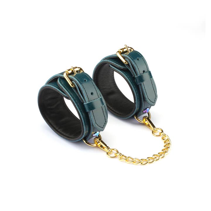 Liebe Seele – Großhandel Sexspielzeug – Luxus-Knöchelfesseln aus blauem Leder mit blauen Nieten 1