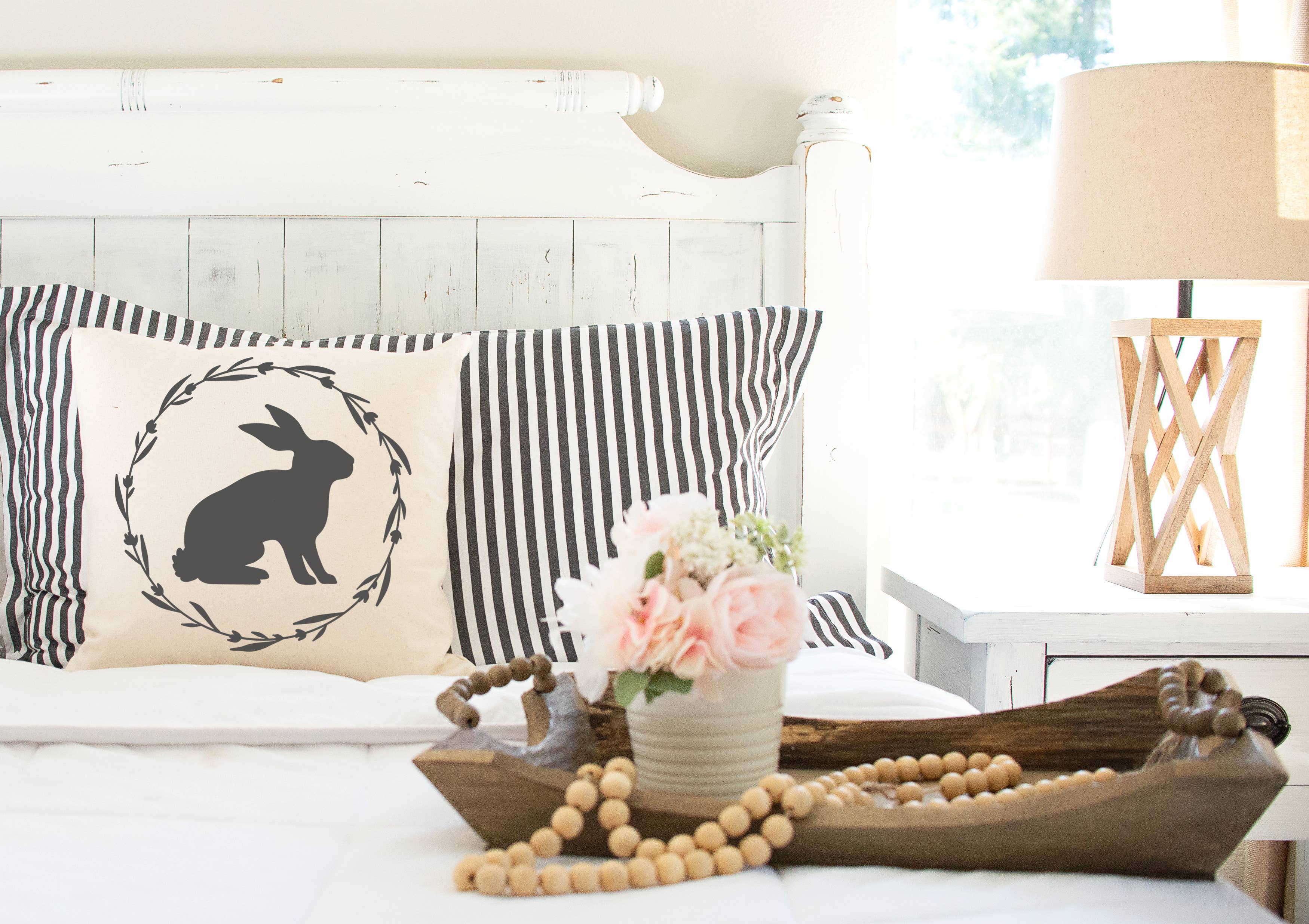 Cotton & Crate - Vente Coussin décoratif - Lapin avec verdure #9 Spring Taie d'oreiller 45,7 x 45,7 cm