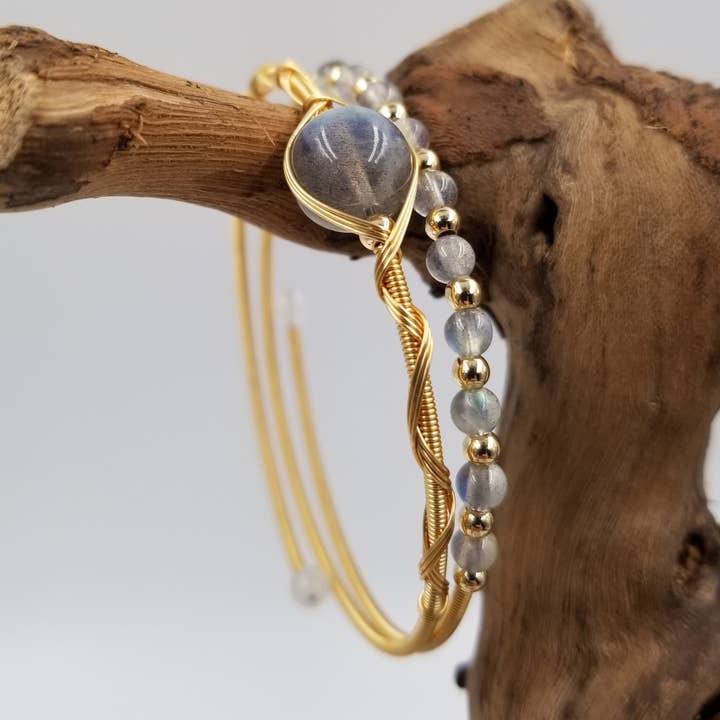 Bracciale artigianale avvolto in labradorite naturale per la vendita all'ingrosso da parte di CHAKRA JEWELRY