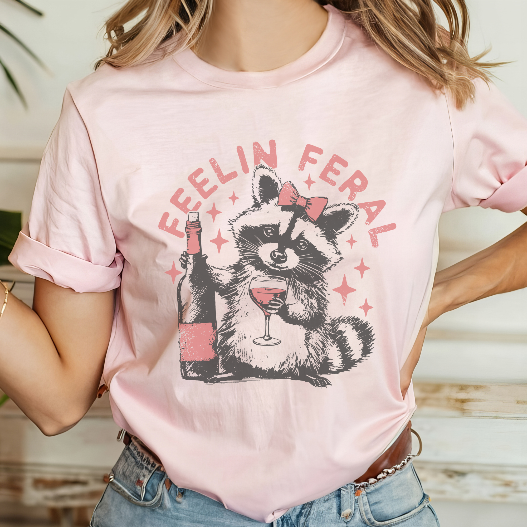 Trendznmore - Modern Graphic Apparel – T-shirt estampada - Mulher por atacado – Camiseta Gráfica Feelin Feral Wine5