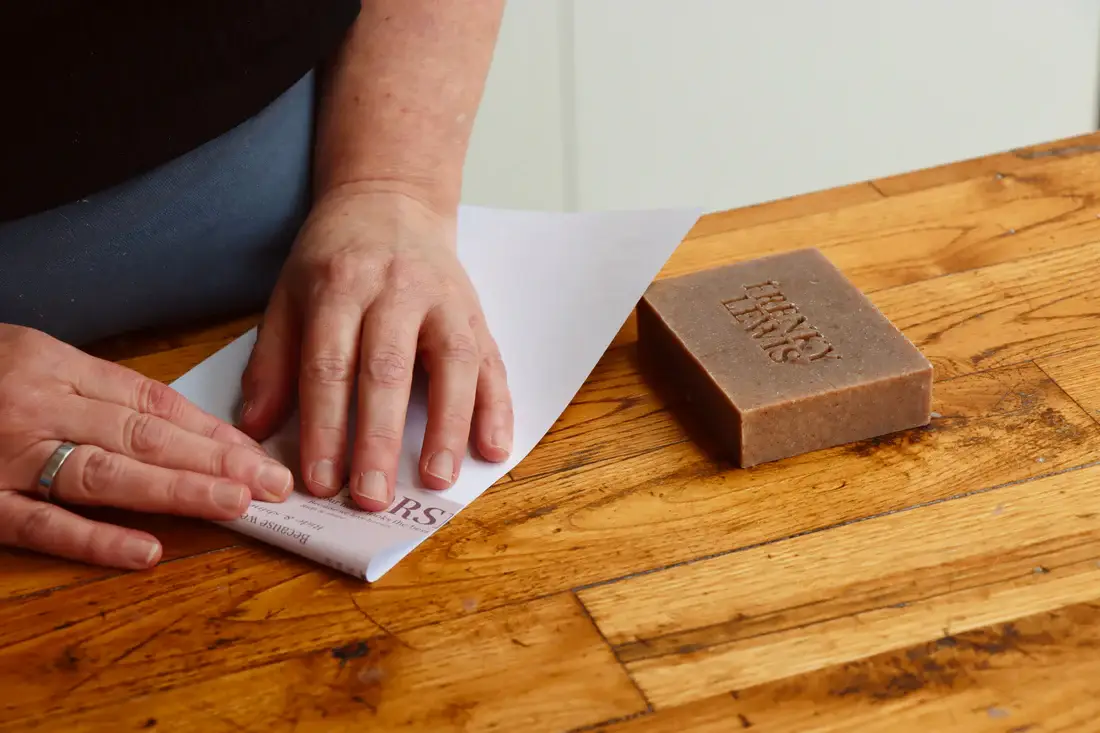 Horse Soap Frenky Lewis - Wholesale Horse Conditioner/Grooming Aid - Natural Horse Shampoo Bar Honey & Care1