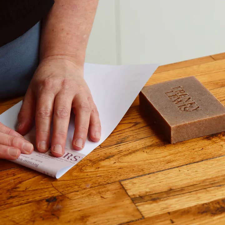 Horse Soap Frenky Lewis - Wholesale Horse Conditioner/Grooming Aid - Natural Horse Shampoo Bar Honey & Care1