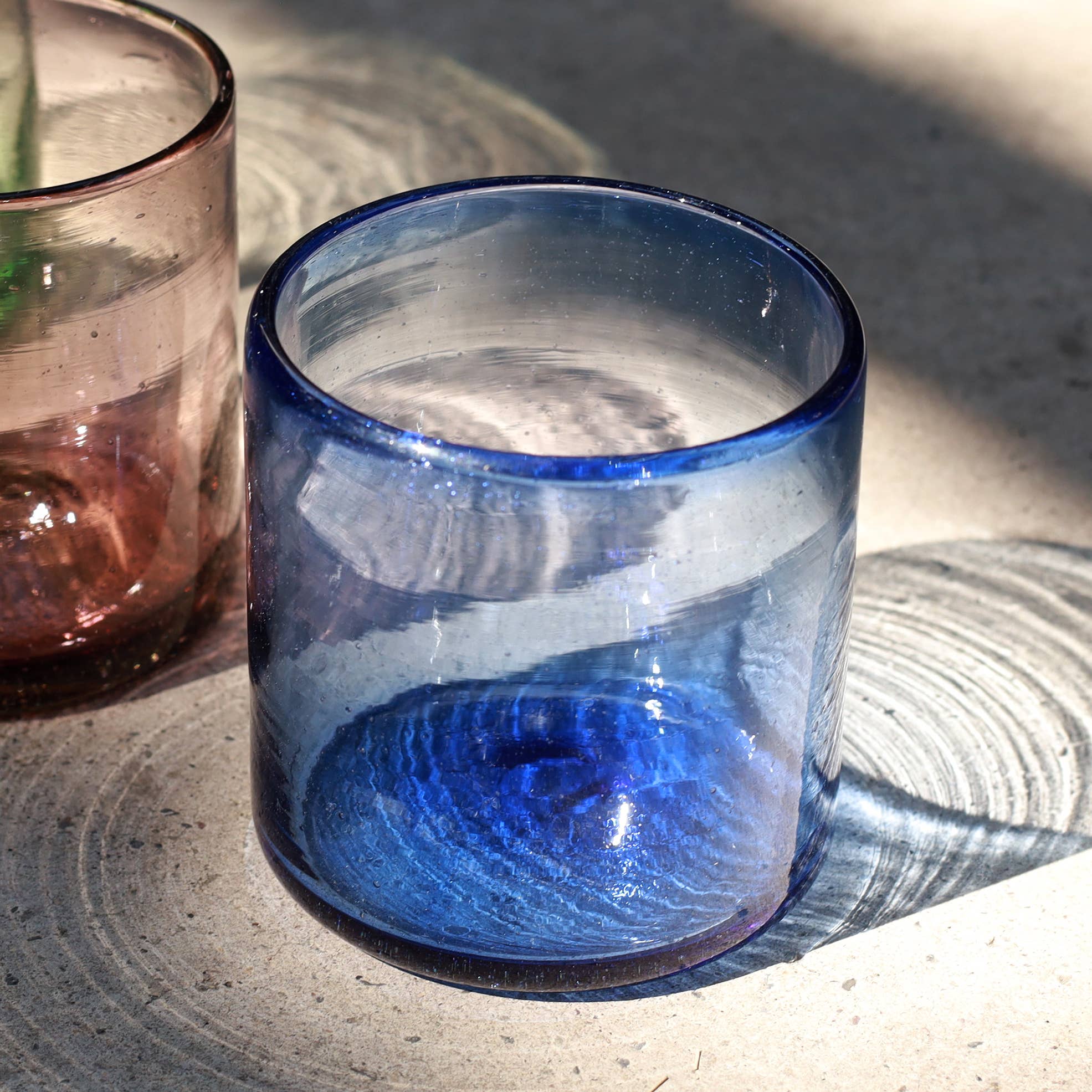 LUZ Collection – Copo de coquetel/álcool por atacado – Copo de Vinho ou Cocktail Soprados à Mão - 3 Cores - 8 oz1