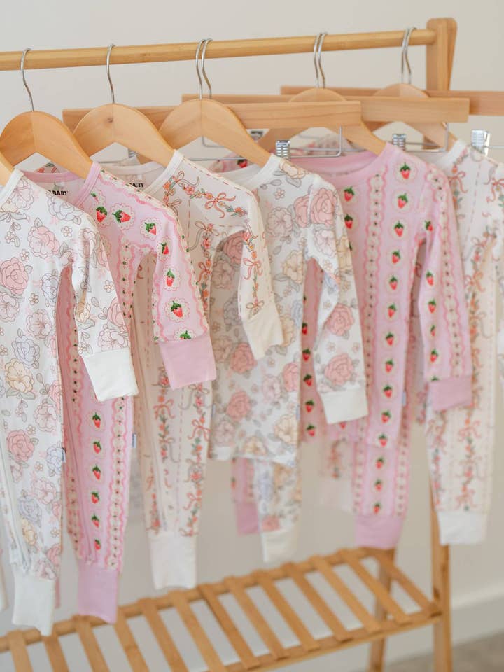 Boosh Baby - Wholesale Sleepsuit - Baby - Strawberry Stripe Zippy | Kids Convertible Zip-Up Romper PJ