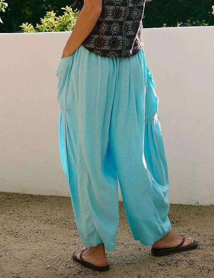 Dipped Shop – wholesale Pants – Women's – Solid Color String Elastic Waist Loose Pants DP25D6629