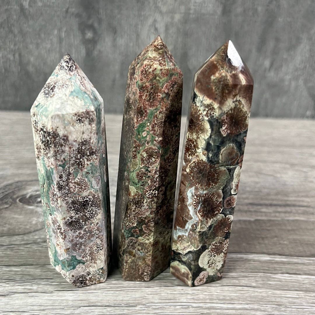 Keystone Crystals – wholesale Andlig sten/kristall – Gemstenskristall Obelisker 85–113 g | Grossist Kristalltorn Presentbutik17